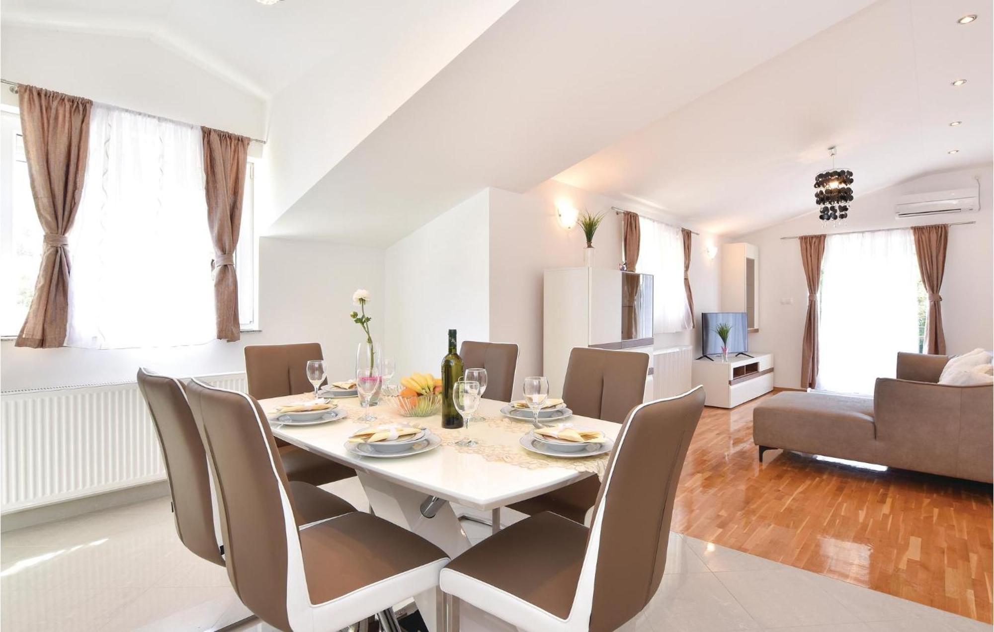 Nice Home In Grab With Wifi Exterior foto